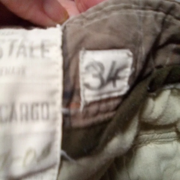 AEROPOSTALE vintage men's authentic cargo brown print shorts. Size 36 waist. - Picture 13 of 13